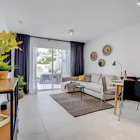 And Terrace With Mountains View Apartman *