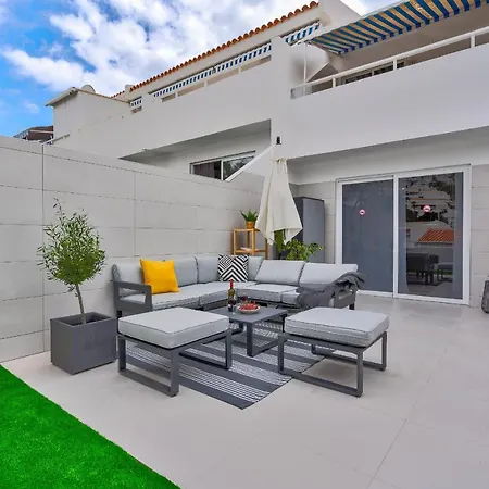 And Terrace With Mountains View Apartman *